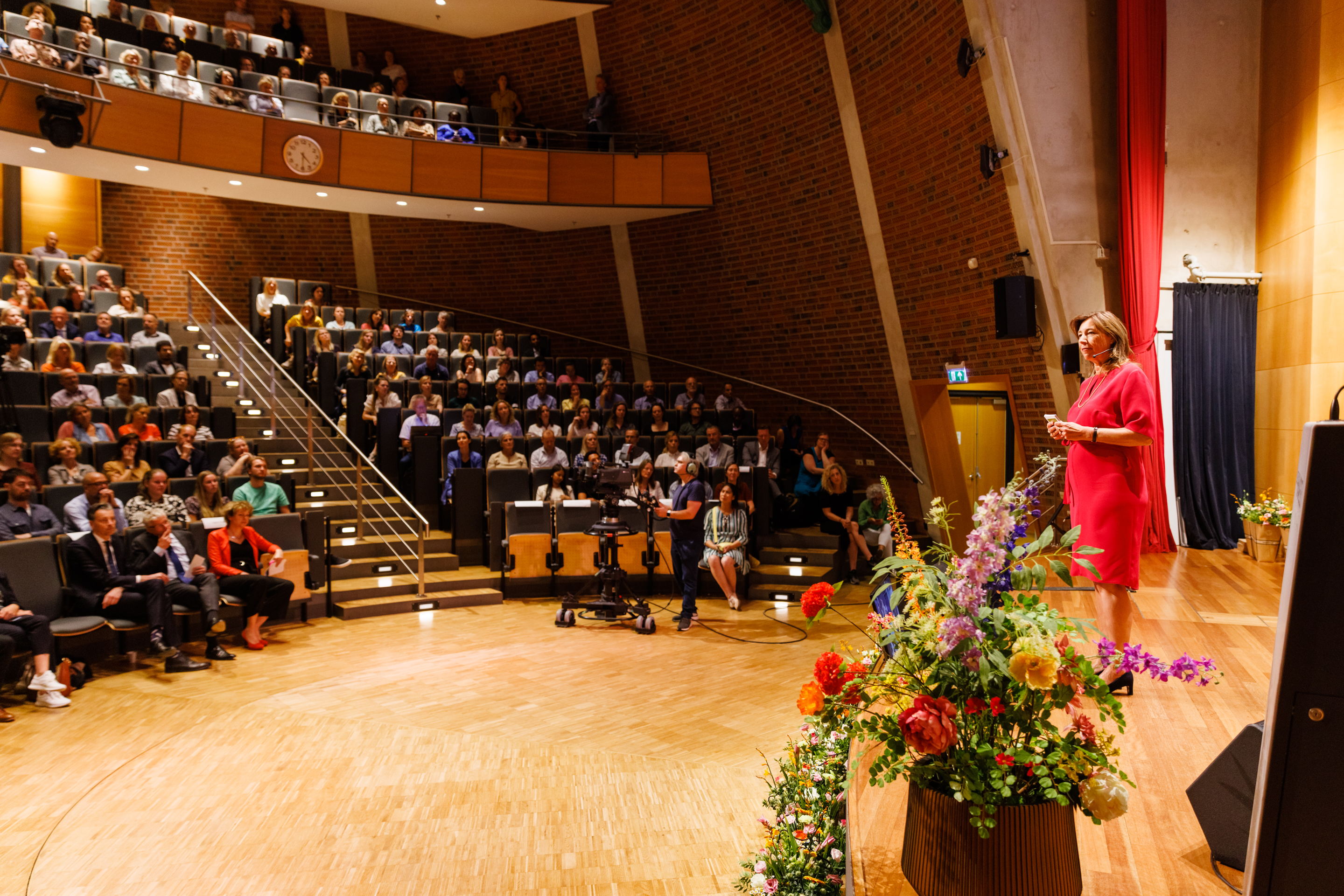 Elisabeth Minnemann op podium