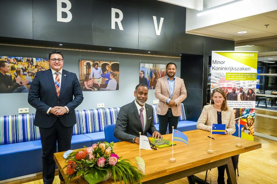 Vertegenwoordigers De Haagse Hogeschool, Aruba, Curaçao en Sint Maarten