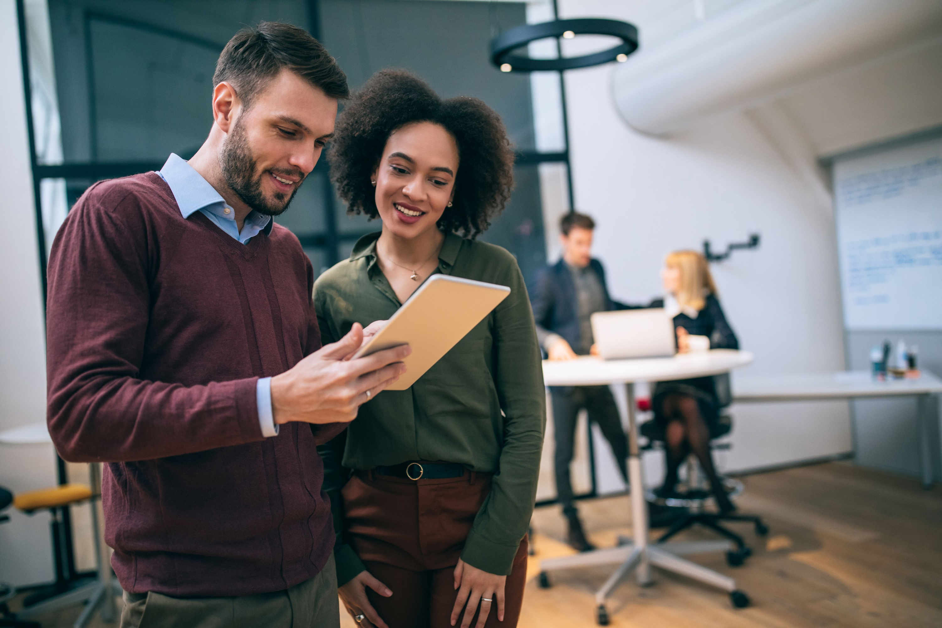 Bedrijfskunde en Management, twee professionals in gesprek