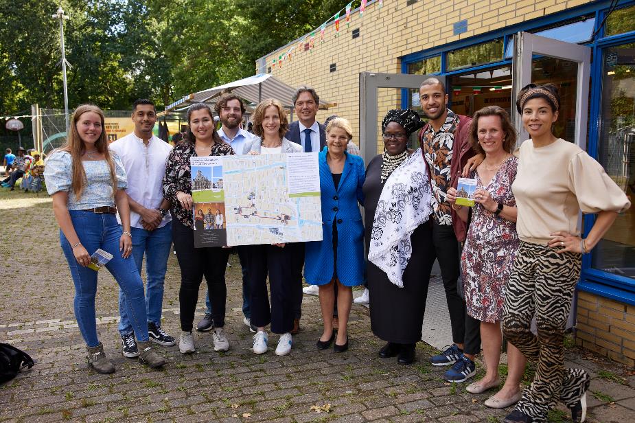 Groep mensen naast elkaar