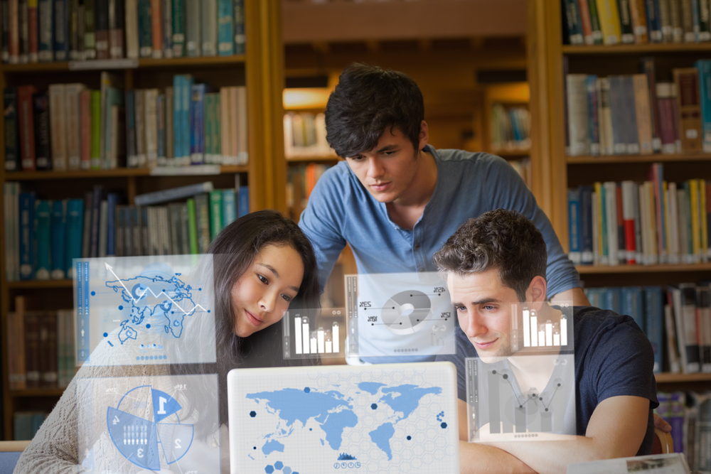 Studenten achter beeldscherm