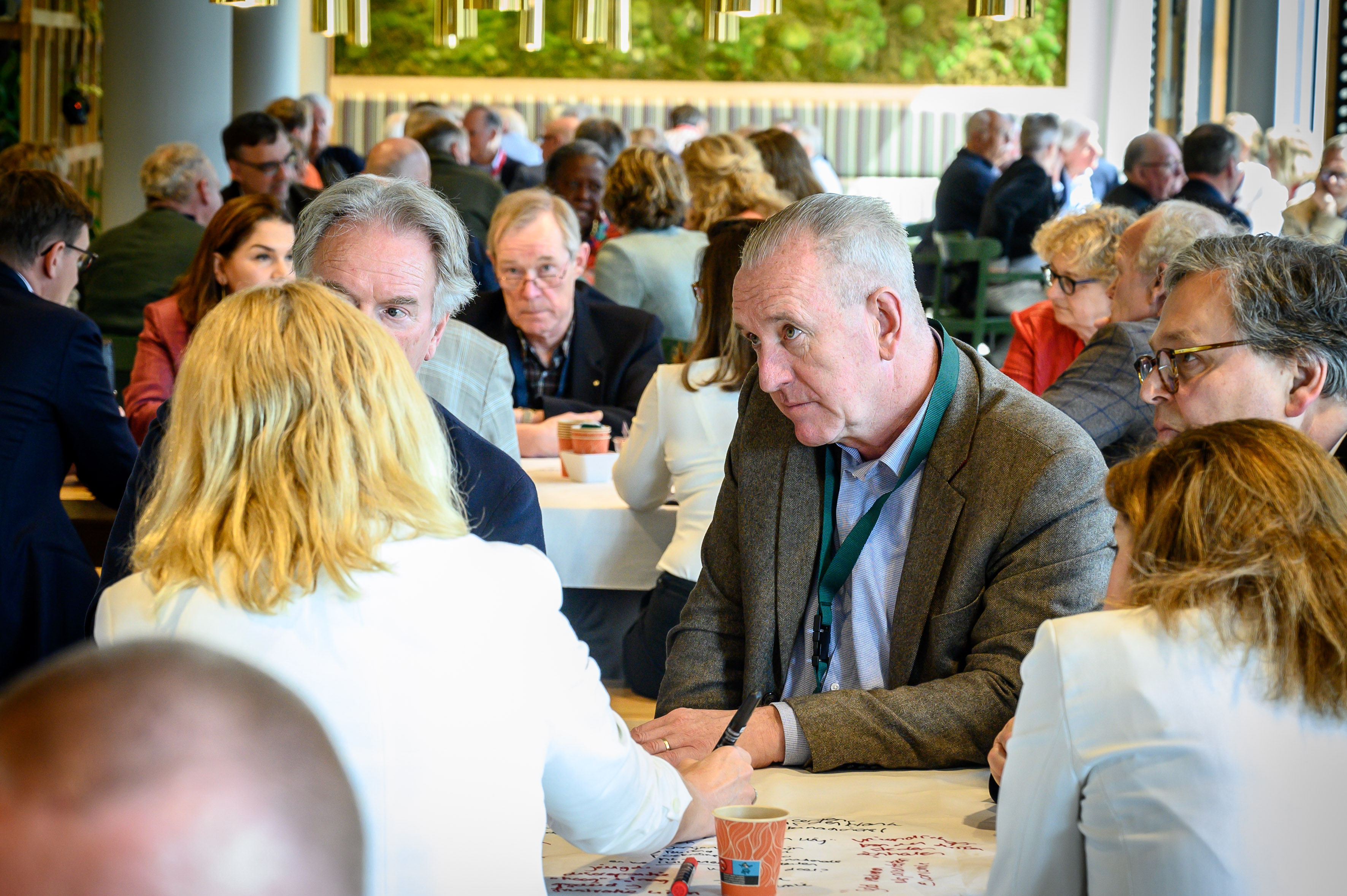 Vrede en Bestaansrecht: Rotary-districtsconferentie i.s.m. De Haagse