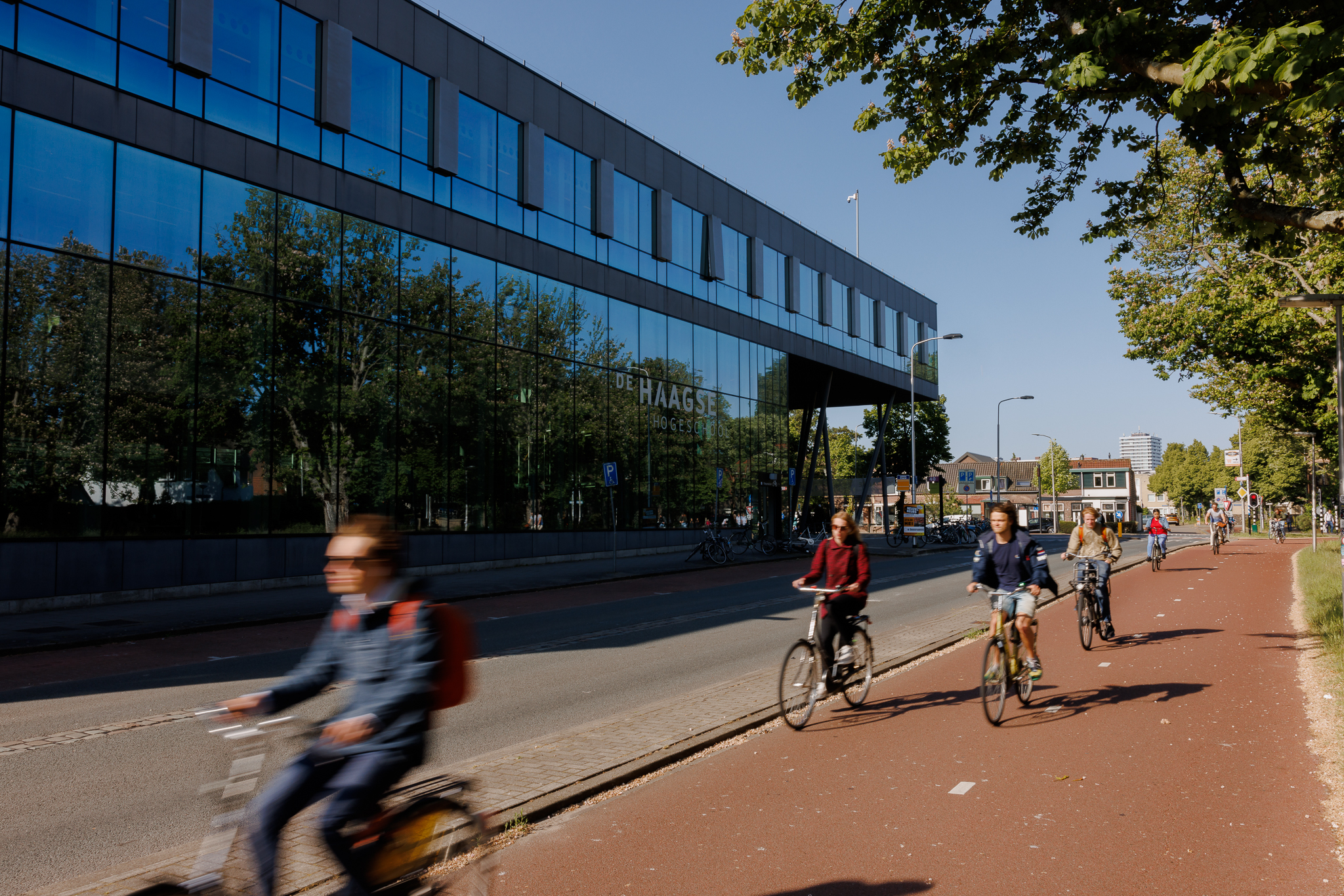 Fietsers op fietspad