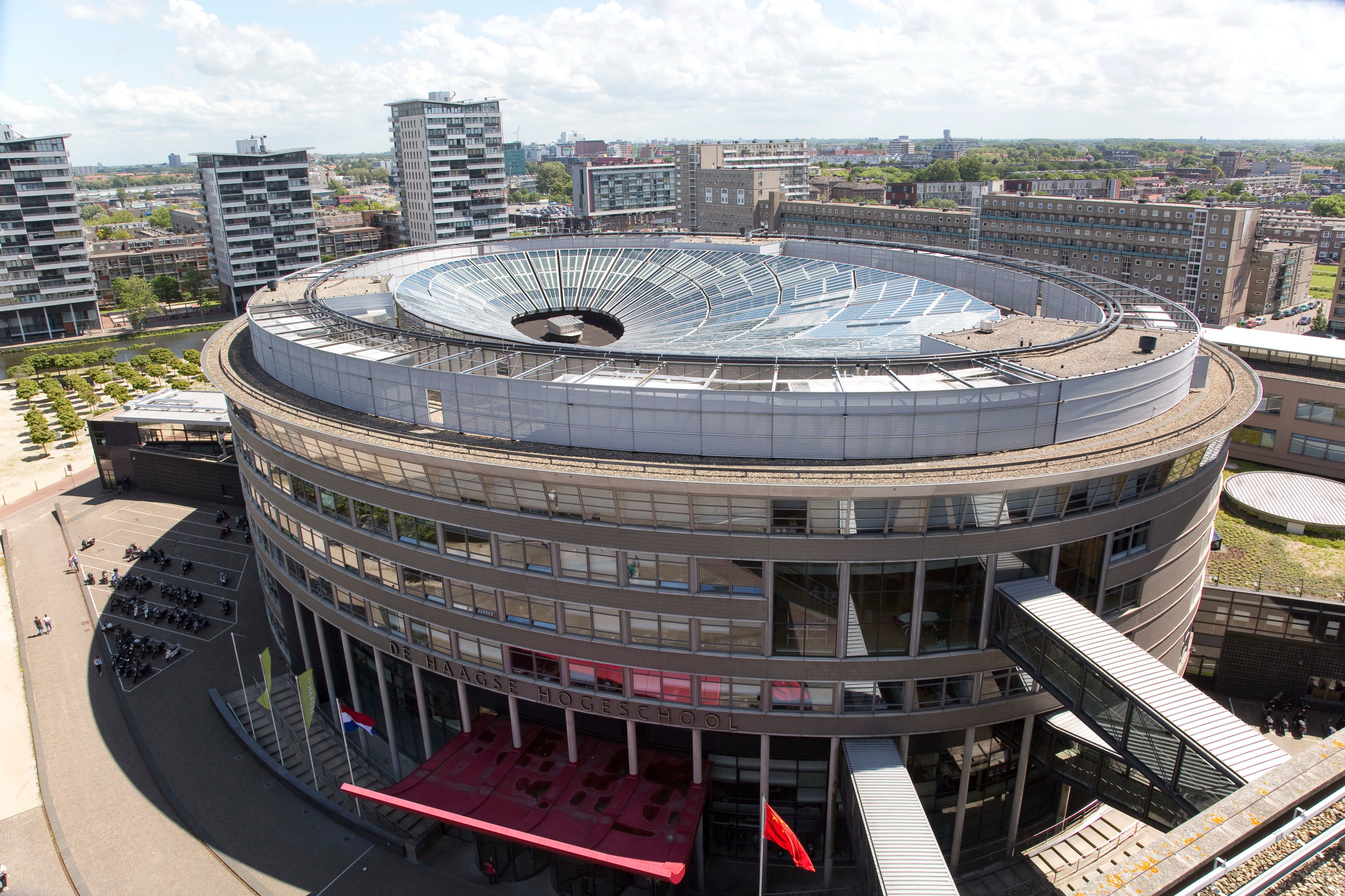 Hoofdgebouw De Haagse Hogeschool