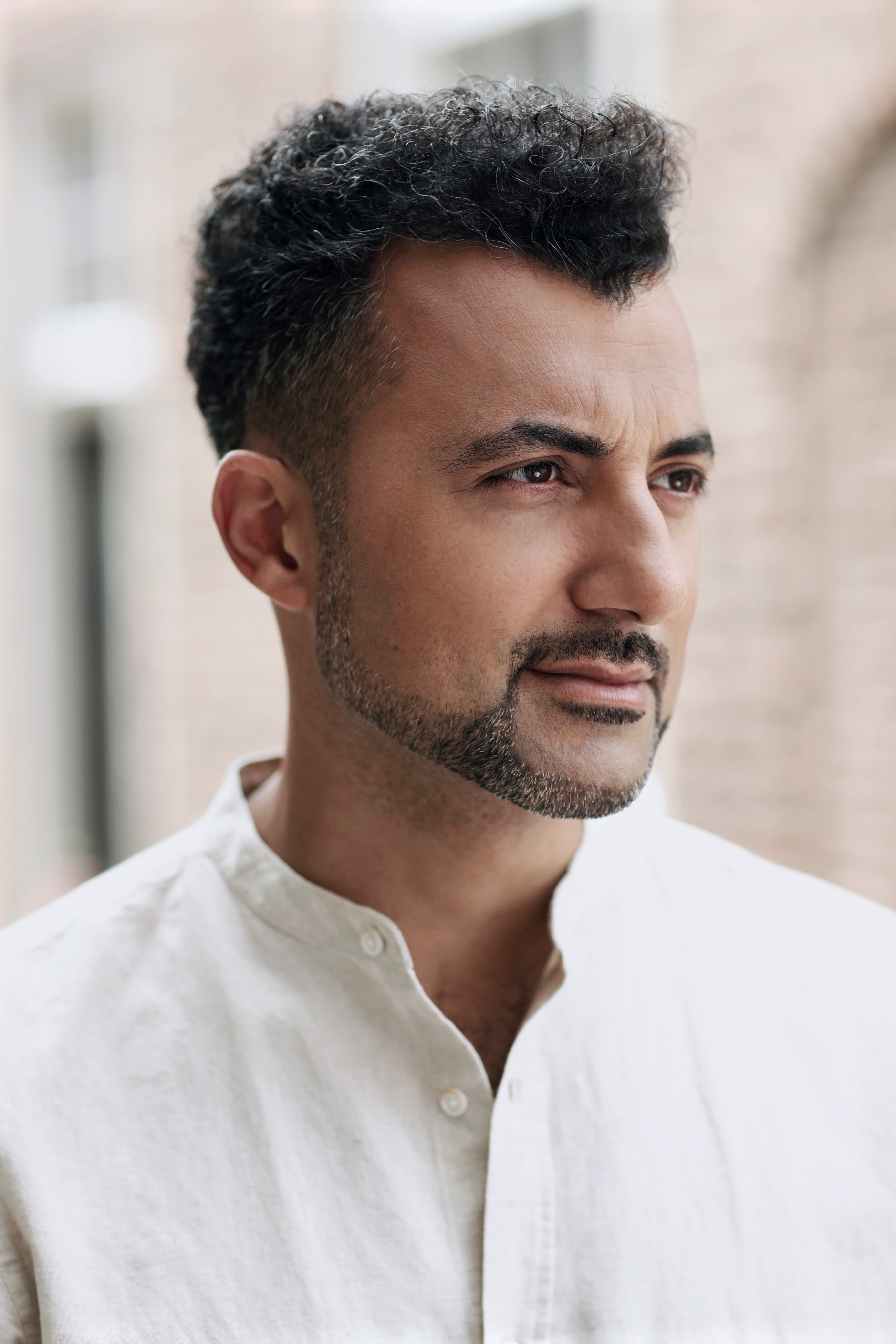 Özcan Akyol door fotograaf Marloes Bosch