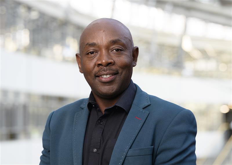 Olivier Nyirubugara, docent international communication management