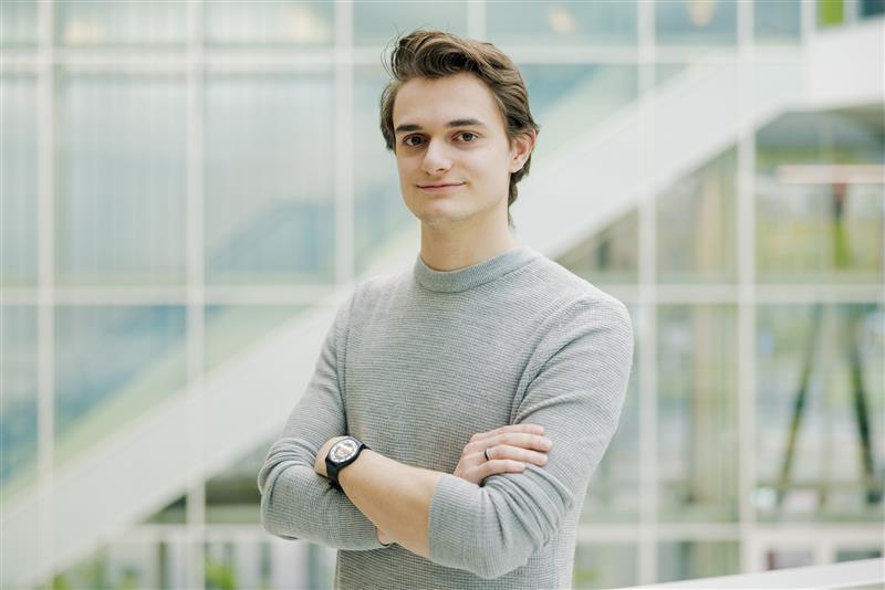 Portretfoto Mathis Gesquiere